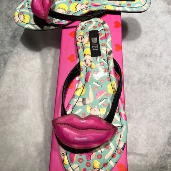 NIB Iron Fist Doll Parts Flip Flops - Picture 4 of 6